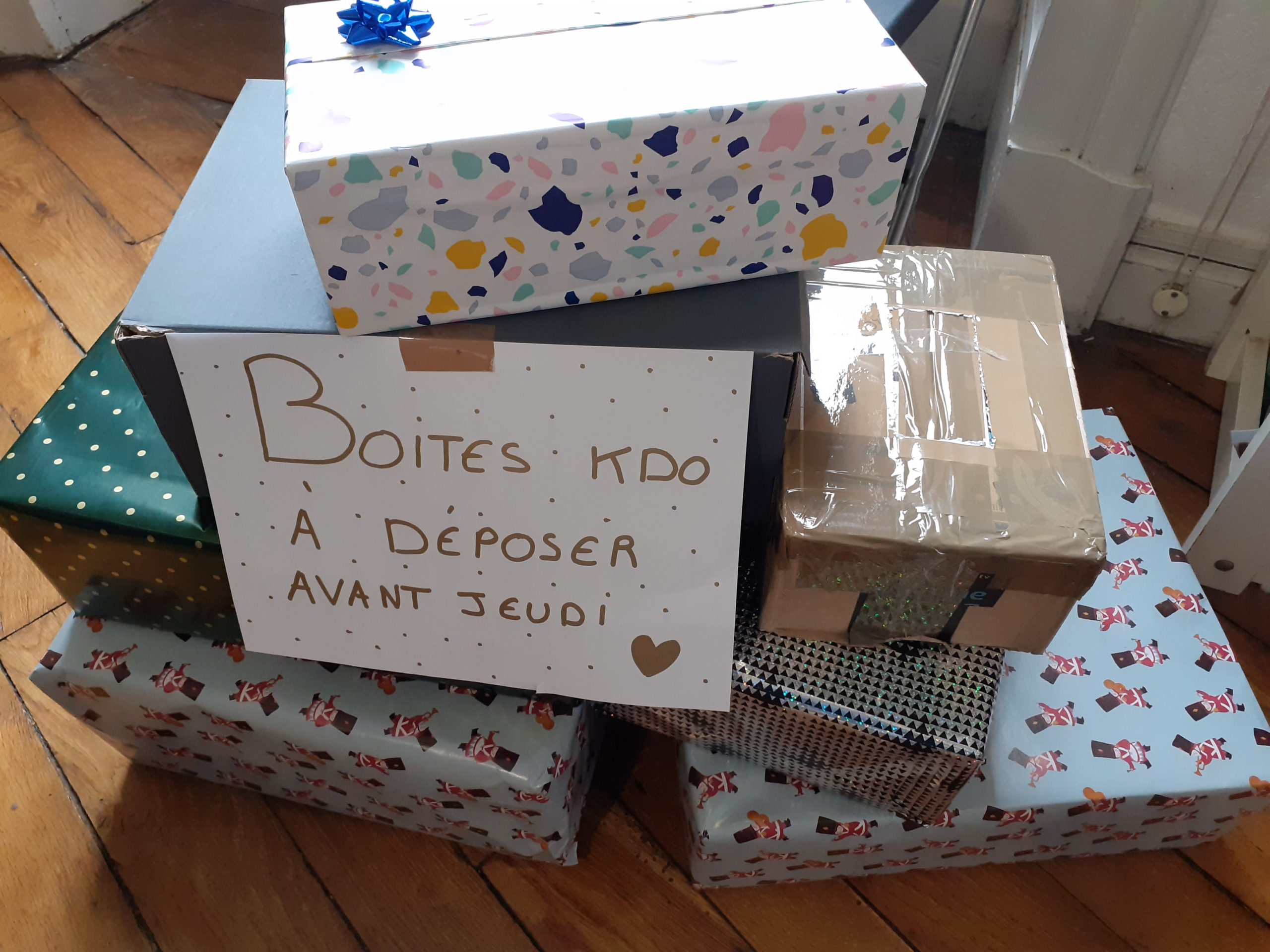 Des boîtes de Noël comme cadeaux aux démunis 