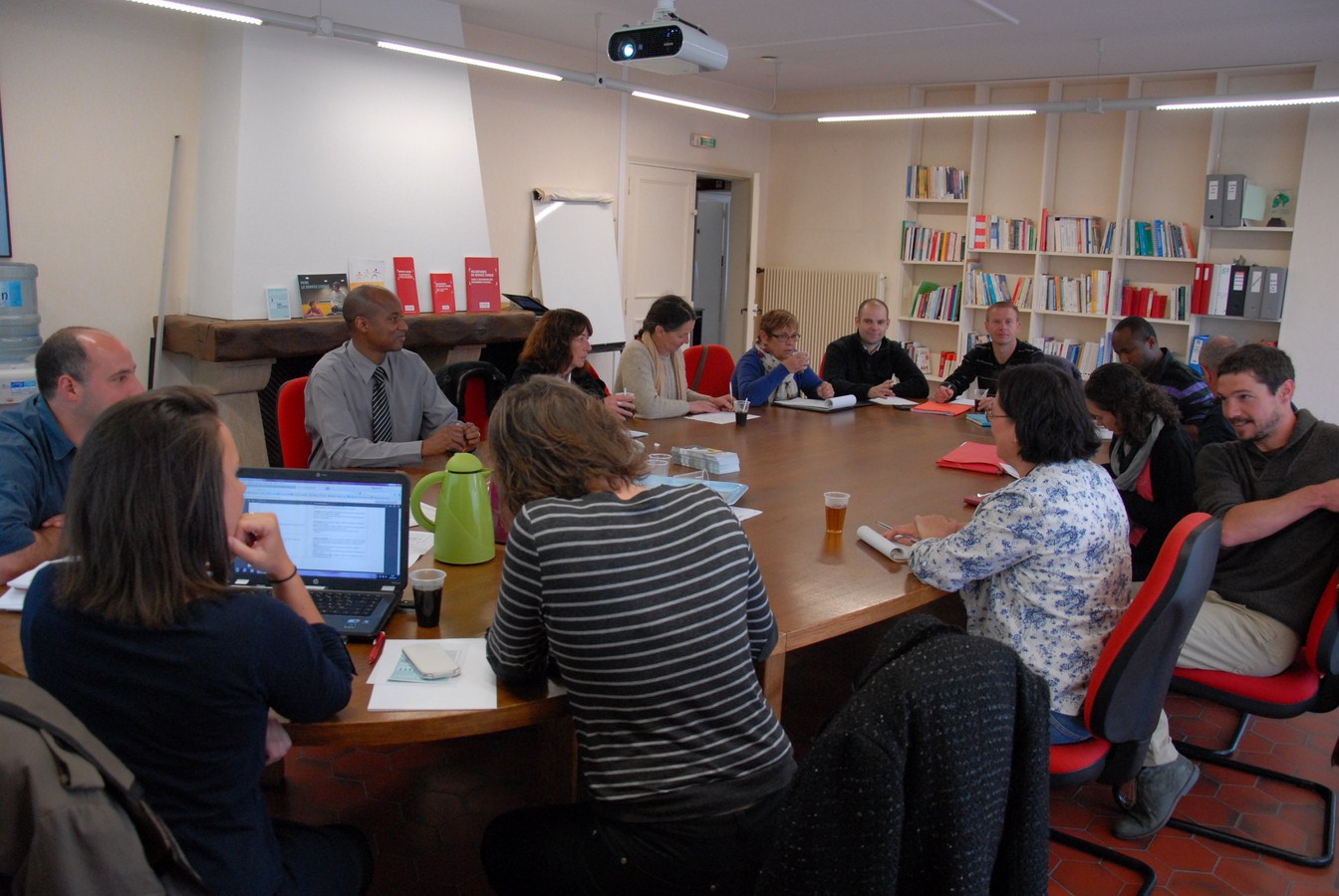 « Unis-Cité Relais » conseille et accompagne les structures qui se lancent dans le Service Civique.