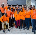 Qui sont les jeunes sur l’affiche ?