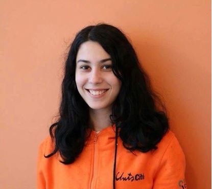 Meriem, tout juste 19 ans, termine son Service civique avec Unis-Cité en Seine-Saint-Denis