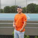 Yordan, 16 ans : Être utile tout en apprenant le Français, grâce au programme « Melting Potes » !