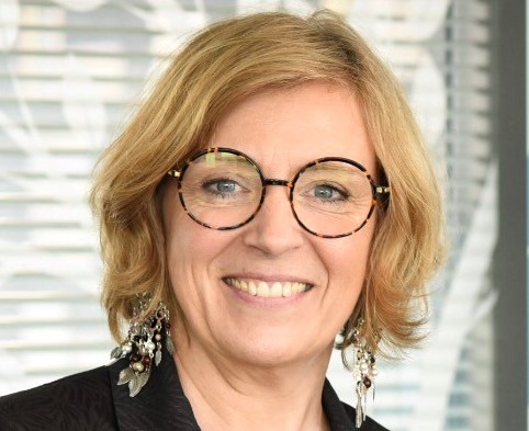 Isabelle Blaevoet de Malakoff Médéric Humanis, partenaire du programme Support’Air : « cette belle aventure s’ajoute aux trois autres que notre groupe mène partage déjà avec Unis-Cité. »