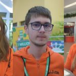 Témoignages de jeunes engagés pour rompre, même à distance, l’isolement des séniors confinés.